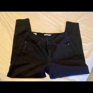 Skinny Black Levi’s, Sz 30